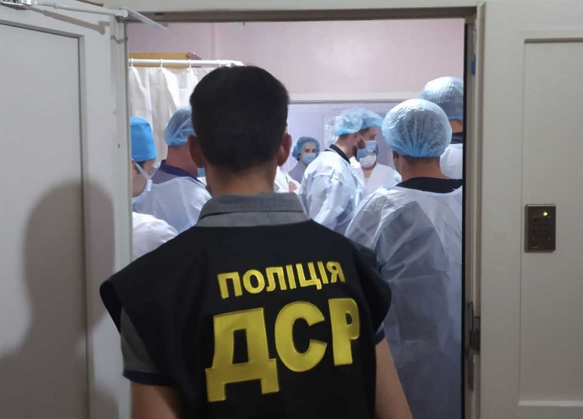 У Запоріжжя викрито лікарів «Міської лікарні № 3», які дерли з хворих гроші за надання безоплатних медичних послуг « - Мафія України
