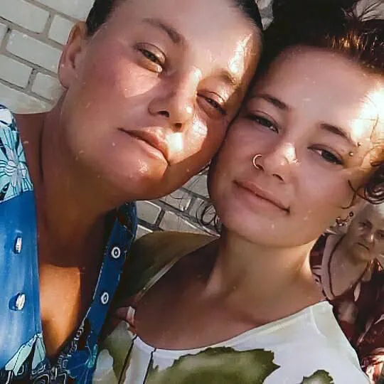 Не добежали до укрытия: в Херсонской области россияне убили целую семью с новорожденной дочерью и их соседа