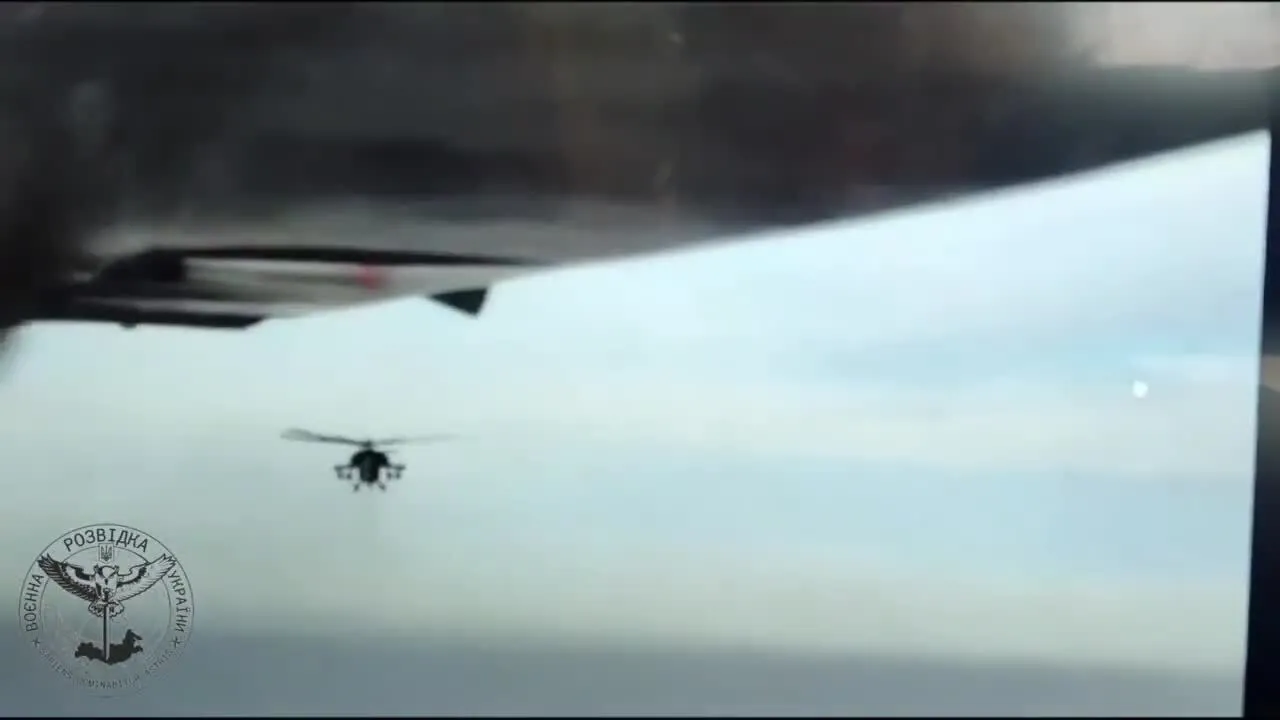 Два вертолета и самолет РФ устроили погоню за украинским дроном в районе мыса Тарханкут, но не смогли его сбить. Видео