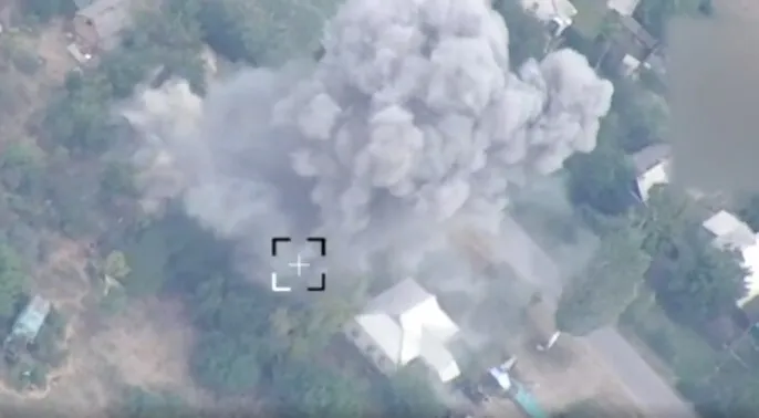 ВСУ нанесли мощный удар по базе БПЛА оккупантов в Донецкой области. Видео "фейерверка"