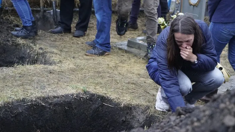 Их убила Россия: в Грозе похоронили первую супружескую пару, погибшую в результате ракетного удара 5 октября. Фото и видео