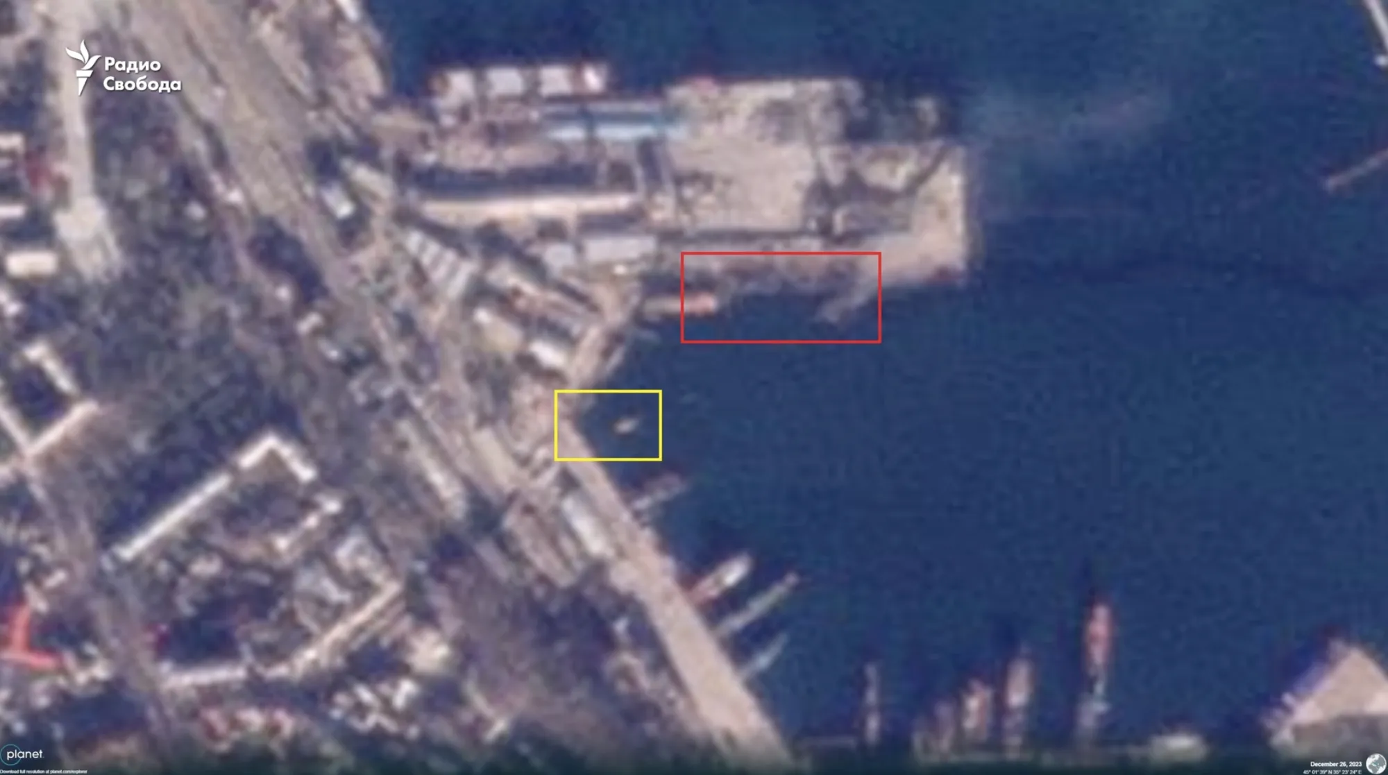 Не только БДК "Новочеркасск": спутниковые снимки подтвердили уничтожение двух российских кораблей в Феодосии. Фото