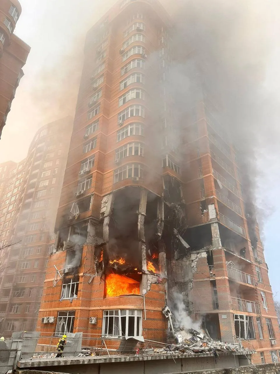 Пожар в одесском многоэтажном жилом доме