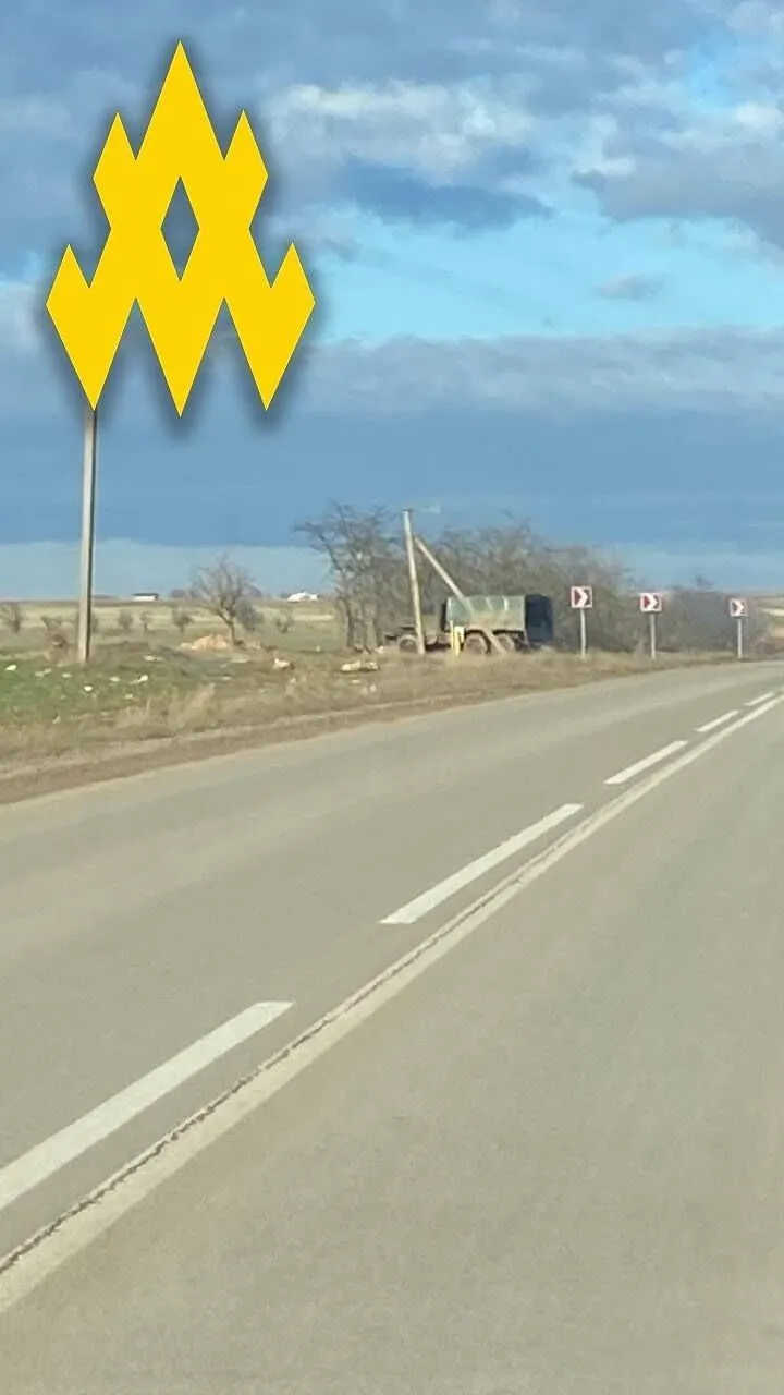 Оккупанты в Крыму изо всех сил готовятся отбивать наступление ВСУ: в "Атеш" разведали позиции врага возле Евпатории. Фото и видео